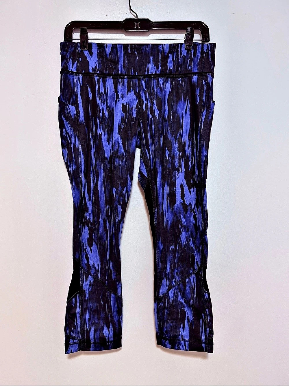 lululemon Mix & Mesh Crop *21" Blue & Black Abstract Leggings
